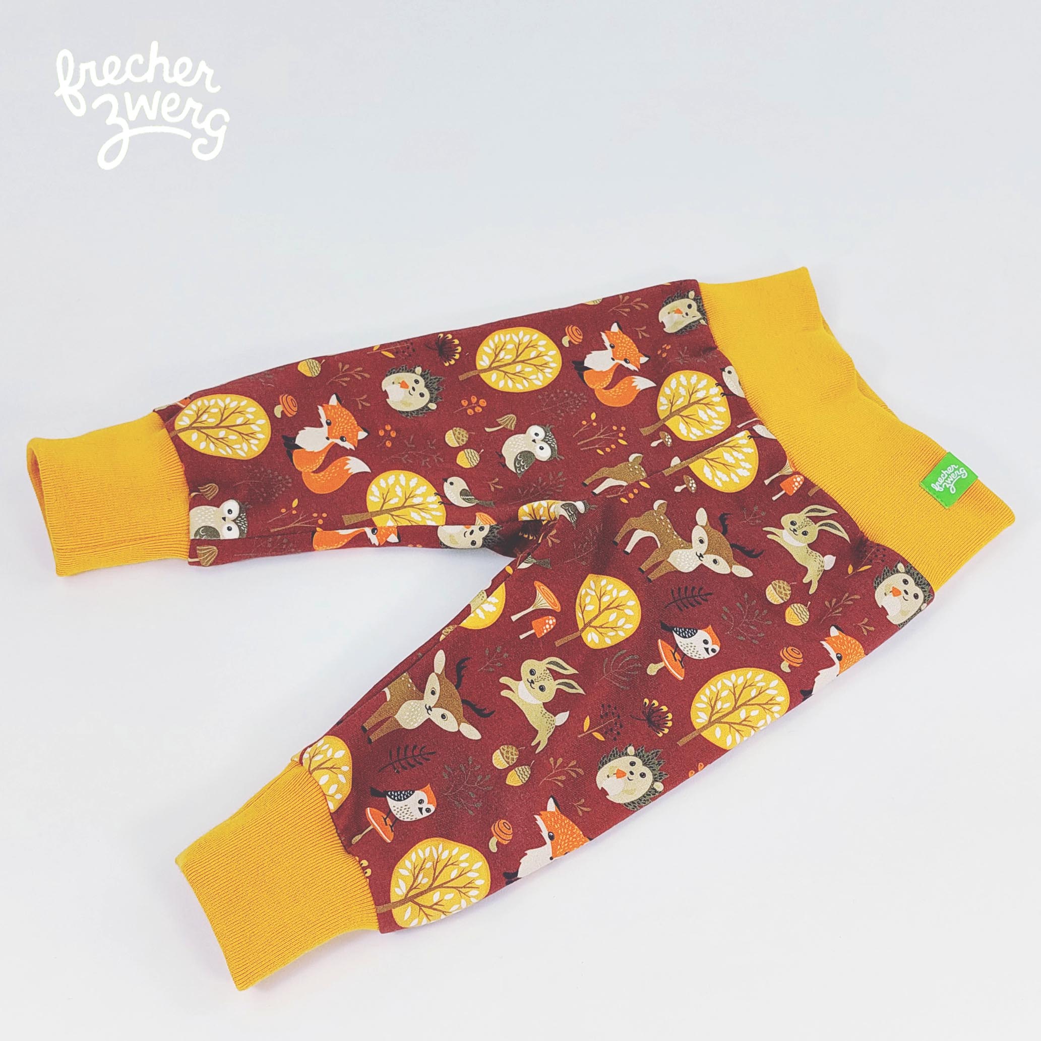 Sweaterhose berdeau/oker mit Waldtieren – Bild 3