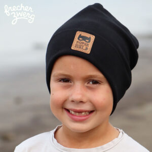 Hipster Beanie – schwarz | "Superheld" Patch